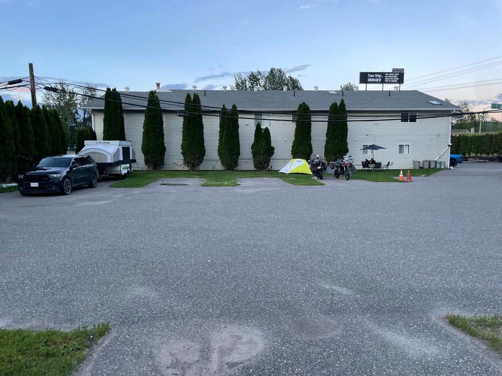Fraser Bridge Inn Quesnel Εξωτερικό φωτογραφία