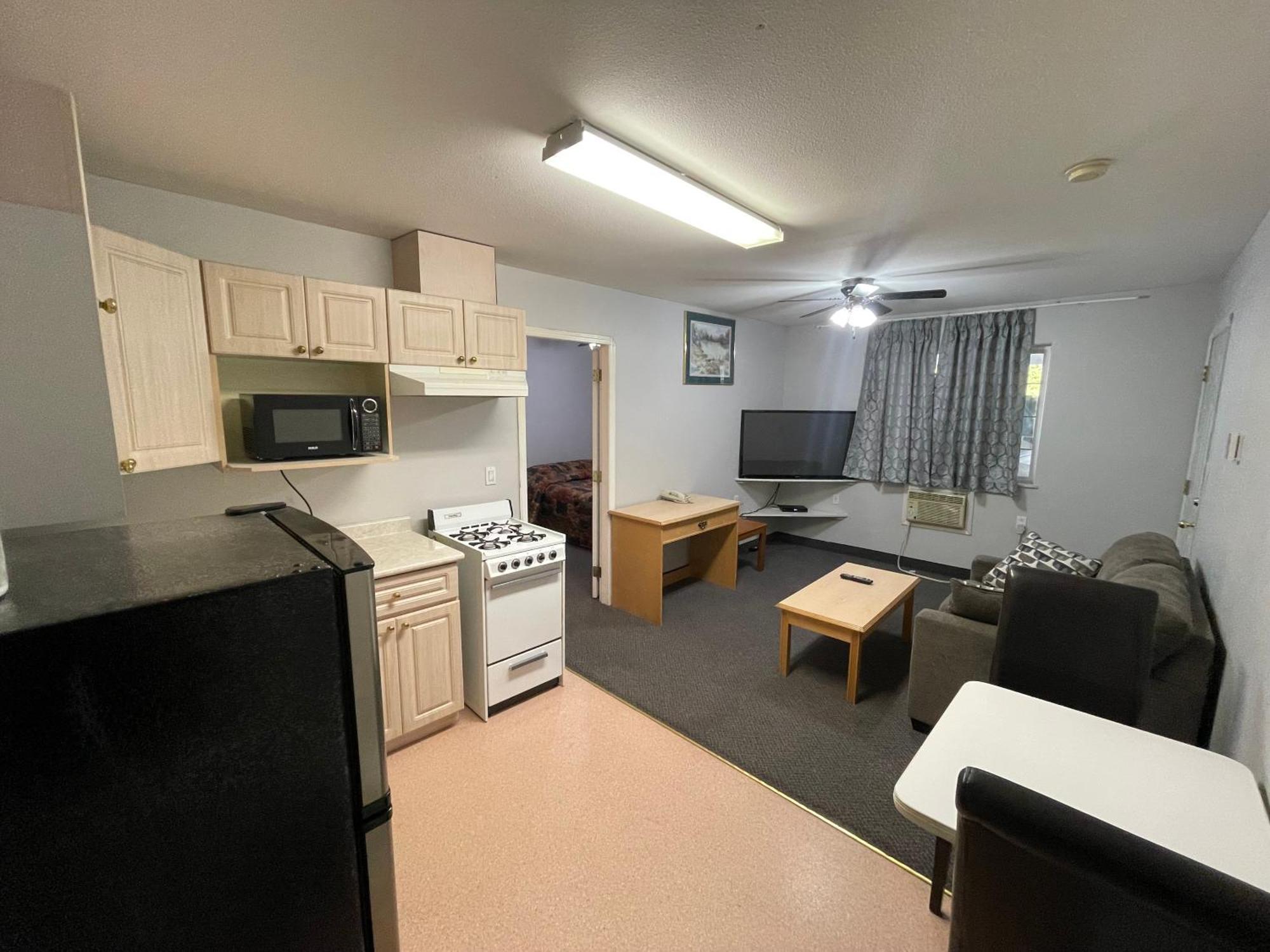 Fraser Bridge Inn Quesnel Εξωτερικό φωτογραφία